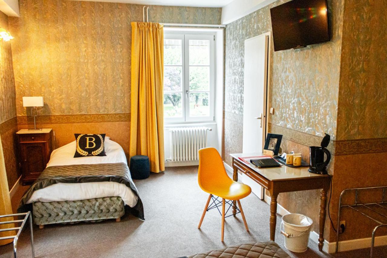 Hotel Le Baron Crémieu Eksteriør billede