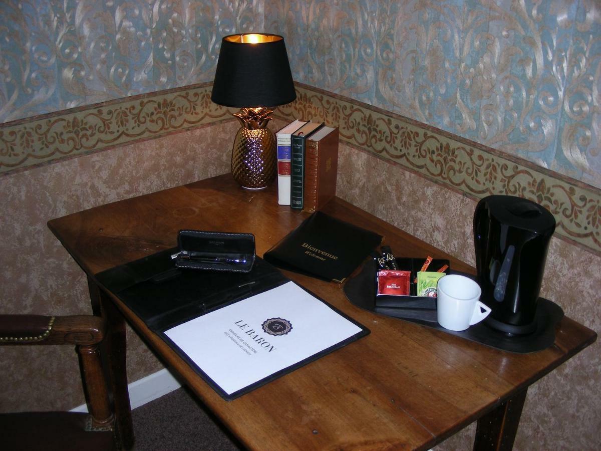 Hotel Le Baron Crémieu Eksteriør billede