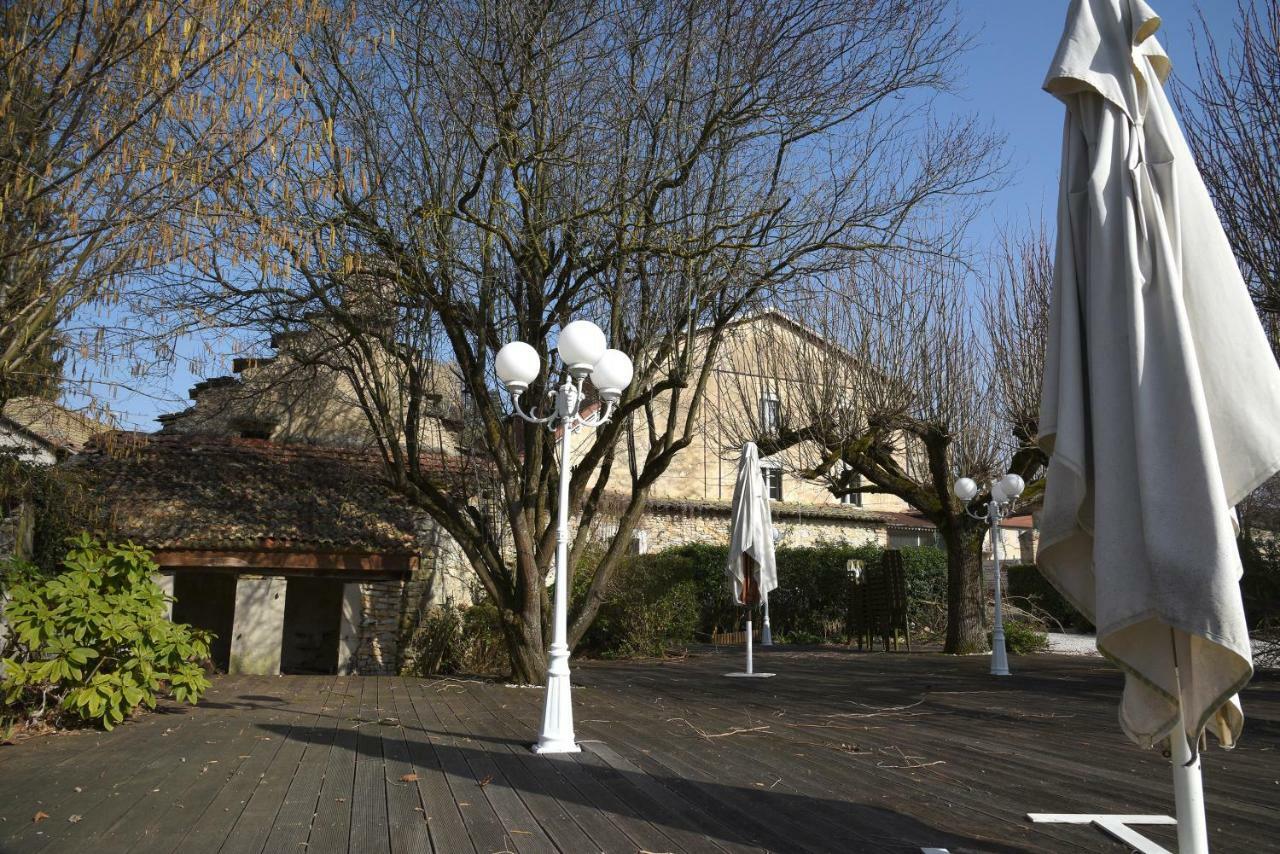 Hotel Le Baron Crémieu Eksteriør billede