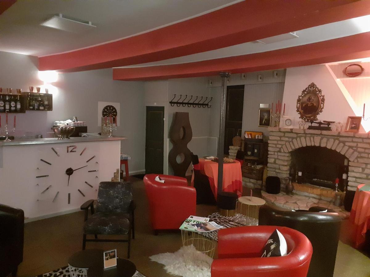 Hotel Le Baron Crémieu Eksteriør billede